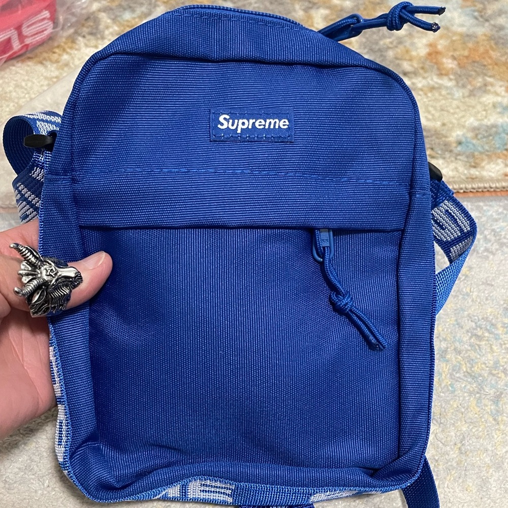 NWT Unisex Supreme Logo Strap Canvas Shoulder Bag In Royal Blue 7” X 8.5” X 1.6” - Picture 3 of 10